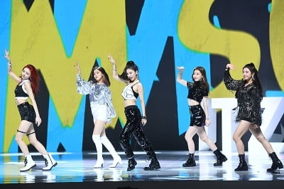 [포토] ITZY, '눈길 사로잡는 화려함'