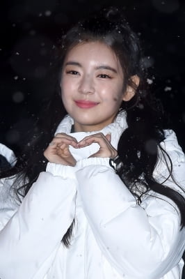 [포토] ITZY 리아, '이른 아침에도 돋보이는 예쁨'