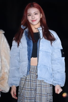 [포토] ITZY 유나, '살짝 미소만 지어도 사랑스러워~'