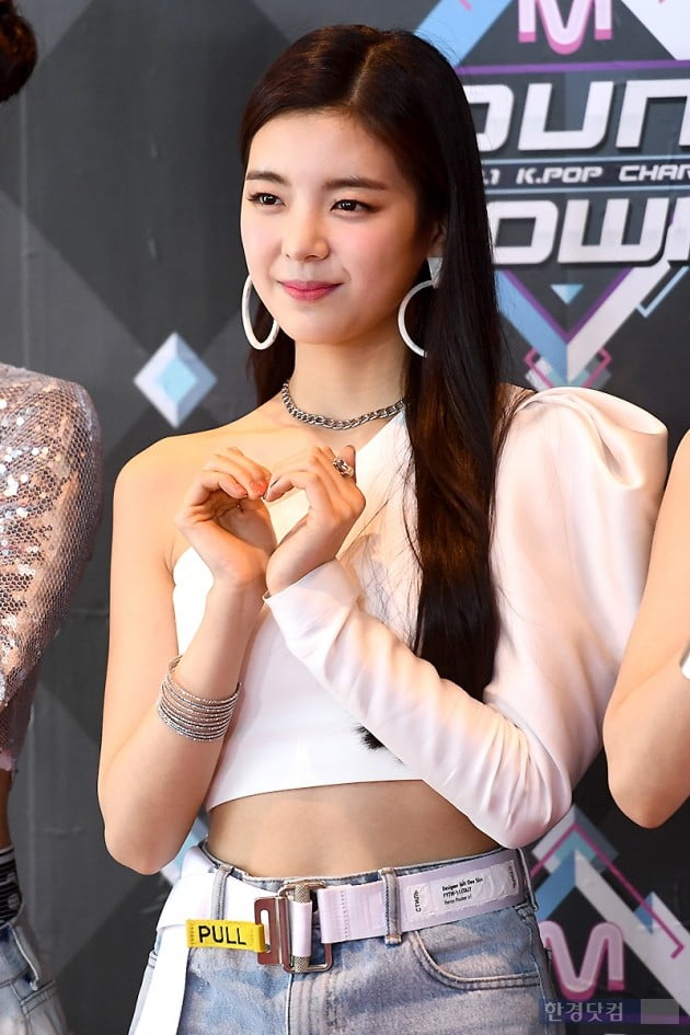 [포토] ITZY 리아, '볼수록 사랑스러운 미소~'