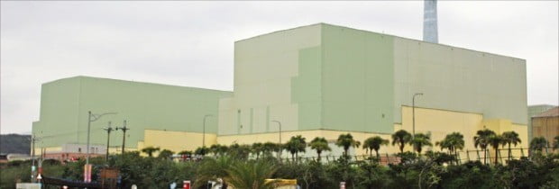 타이베이시 외곽에 건설된 대만의 네 번째 원전 룽먼발전소 전경.  /노경목 기자 