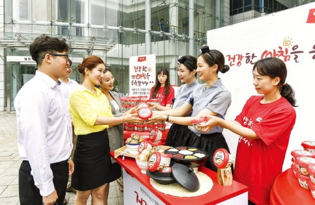 '양반죽' 19년째 국내 죽시장 점유율 1위…'덴마크 요거밀' 요거트에 통곡물이 가득