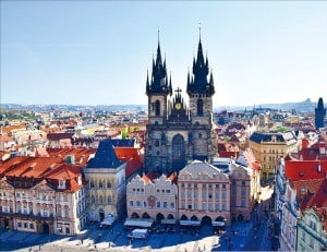 체코 프라하를 대표하는 종교 건축물 ‘틴 성모 교회’. 