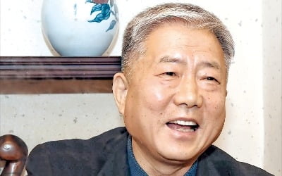 [한경과 맛있는 만남] 김동만 이사장, 합기도 6단 '터미네이터' 별명…한국노총 위원장 등 노동운동 33년