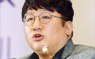 방시혁 대표 "나를 만든 건 '분노'…부조리·몰상식에 맞서 싸워라"