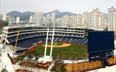 MLB 부럽지 않은 마산구장