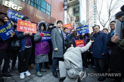 민주 "편의점 최저수익보장제 필요…가맹사업법 처리해야"