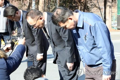 한화 "사망한 인턴, 정규직 동일 처우…위험 전가 아니었다"