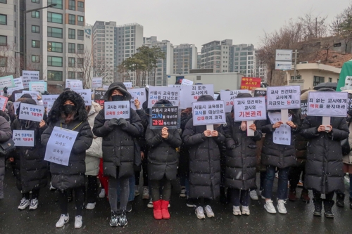 갈라진 사립유치원…'에듀파인' 반대시위 vs "사용법 배울래"