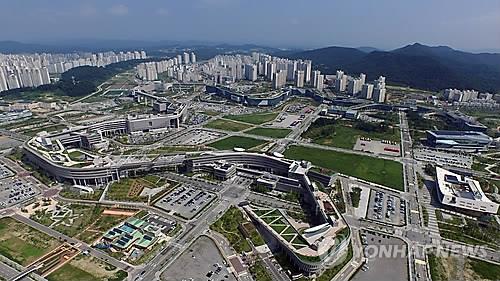 한국 공공부문 일자리 비율 9%…OECD 평균 절반에도 미달