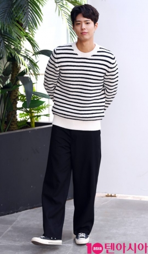 [TEN PHOTO]박보검 &#39;세배도 멋있게 할 것 같은 보검매직&#39;