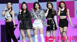 [TEN PHOTO]ITZY &#39;JYP 4년만에 걸그룹&#39;