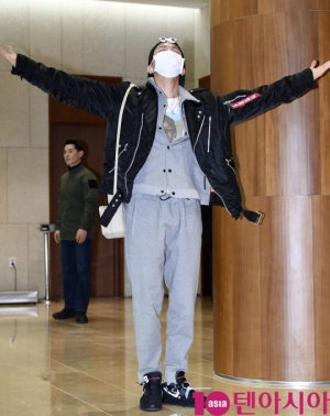 [TEN PHOTO]방탄소년단 제이홉 &#39;생일 맞아 멋있는 세레머니&#39;