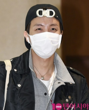 [TEN PHOTO]방탄소년단 제이홉 &#39;햇살 같은 매력&#39;