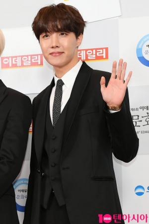 [TEN PHOTO] 방탄소년단 제이홉 &#39;여심을 흔들다&#39;