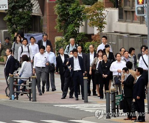 日서 통계부정 파문 확산…"임금 감소율 실제의 10분의1로 축소"