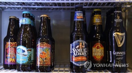 홍남기 "전주종 종량세 전환 검토…소주·맥주 가격은 그대로"