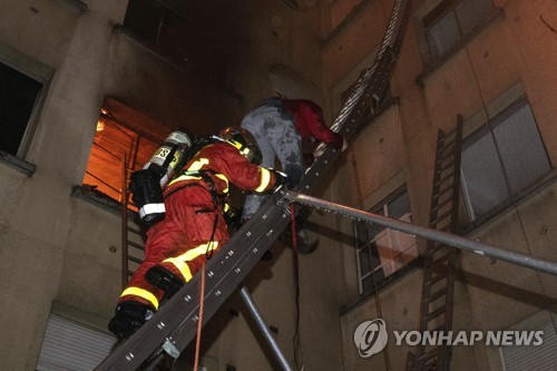 프랑스 파리 부촌서 방화추정 화재…최소 10명 숨져