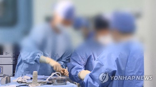 과로에 시달리는 전공의…수련병원 38%, 휴일·근무시간 미준수