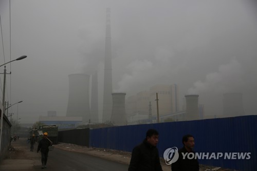 중국, 대보름 폭죽·공장 재가동에 스모그 또 엄습