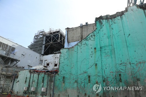 日방문 메르켈 "일본, 원자력에 대한 비판적 논의 없어" 쓴소리