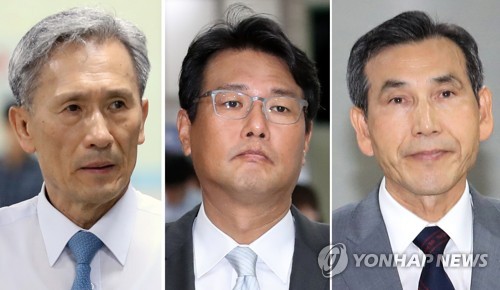 '軍댓글공작' 김관진 징역2년6월, 구속 면해…검찰 즉각항소