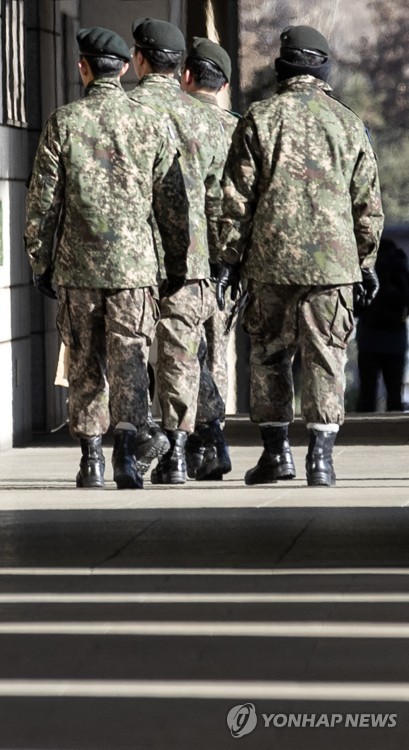 병사 평일 일과후 외출 오늘부터 전면 시행…월 2회 이내