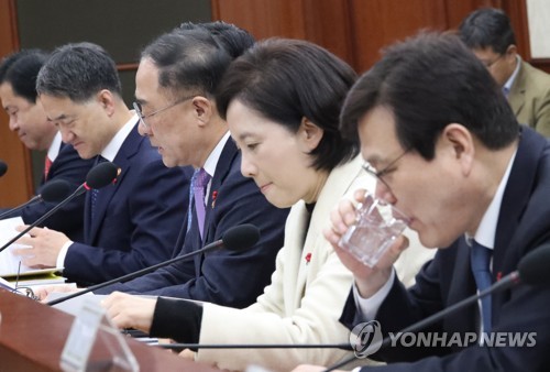 고교무상교육 2학기 도입 앞두고 재원 마련 '난항'