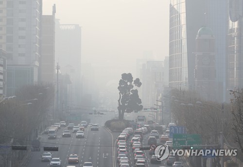 연휴 첫날 남서풍에 기온↑…중남부 지역 미세먼지 '나쁨'