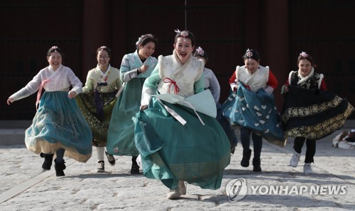 지난달 한국 찾은 외국인 관광객 110만명…전년보다 15.6%↑