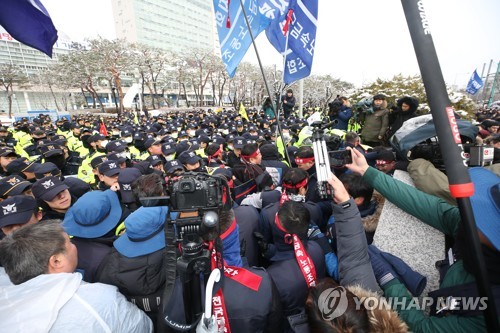 현대차 노조 "광주형 일자리 경차, 내수·수출 사업성 없어"