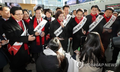 한국당 당권주자, 연휴 첫날 '설 민심·당심 잡기' 분주