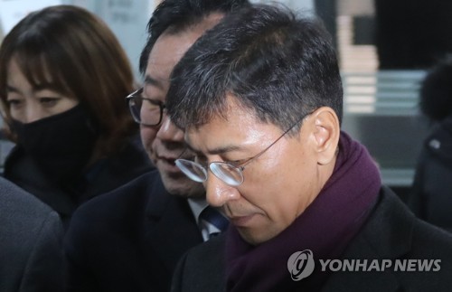 안희정 '비서 성폭행' 무죄 뒤집혀 2심 징역3년6개월…법정구속