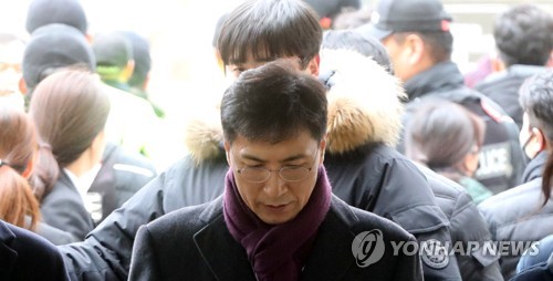 안희정 '비서 성폭행' 무죄 뒤집혀 2심 징역3년6개월…법정구속