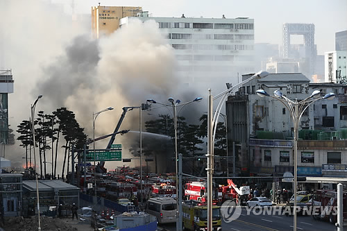 서울 을지로4가 철물점 건물에서 화재…인명 피해 없어 