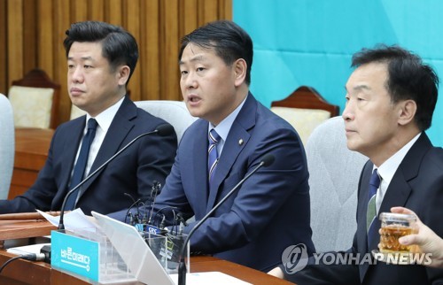 손학규 "한국당 전대 反민주…황교안, 극우 입맛 맞는 발언"