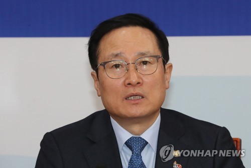 홍영표 "한국당 검찰총장실 농성…법치주의 정면도전"