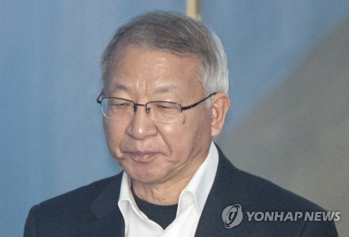 양승태측 "구속사유 있나"…검찰 "MB·박근혜도 구속재판"