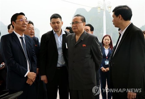 [하노이 담판] 北협상팀은 두문불출·경제통은 시찰…의전팀은 최종점검