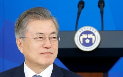 문재인 대통령 '국정지지도' 50.4%…부정평가 45.4%