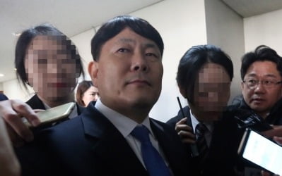 '80억 탈세 혐의' 타이어뱅크 회장, 징역 4년 선고…구속은 피해