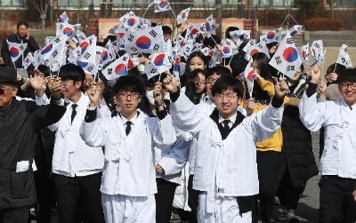 3.1운동 100주년…"학교 곳곳서 만세가 울려퍼졌다"