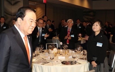 日 국회서 문희상 '일왕사죄' 발언 논란 계속