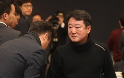 이웅열 전 코오롱회장, 상속받은 차명주식 수십만주 숨겨 재판에