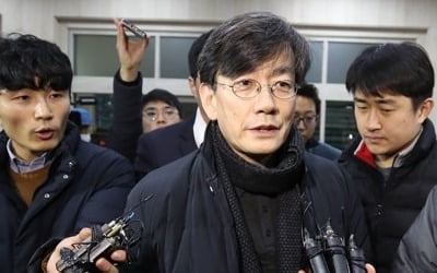 '손석희 19시간 조사' 경찰 수사속도…"프리랜서 기자 곧 소환"