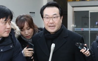 이도훈 하노이 도착…"北美협상 성공해 정상회담 좋은결과 내길"