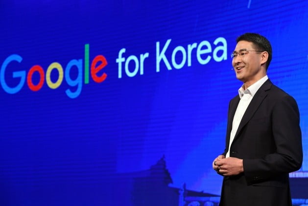 6일 존 리 구글코리아 사장이 서울 중구 신라호텔에서 열린 ‘AI with Google 2019 Korea-모두를 위한 AI’ 행사에서 발표하고 있다. 구글코리아 제공