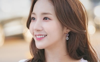 '그녀의 카지노 필립' 박민영, 큐레이터↔홈마 이중생활…로코 재미 또 볼까?