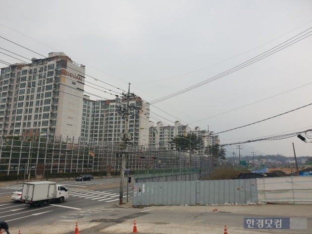 서울 중랑구 신내역 데시앙 아파트와 양원지구 예정지 일대. (사진 김하나 기자)