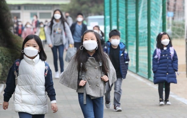 낮부터 추위 풀려…"출근길 마스크 챙기세요"